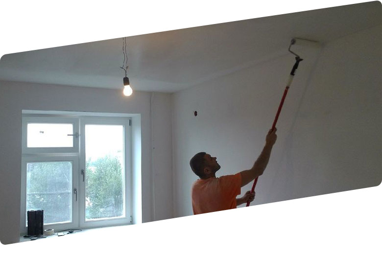 Нужно ли грунтовать потолок перед покраской после финишной шпаклевки